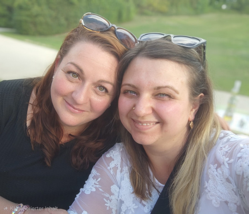 Nadine &amp; Tatjana
